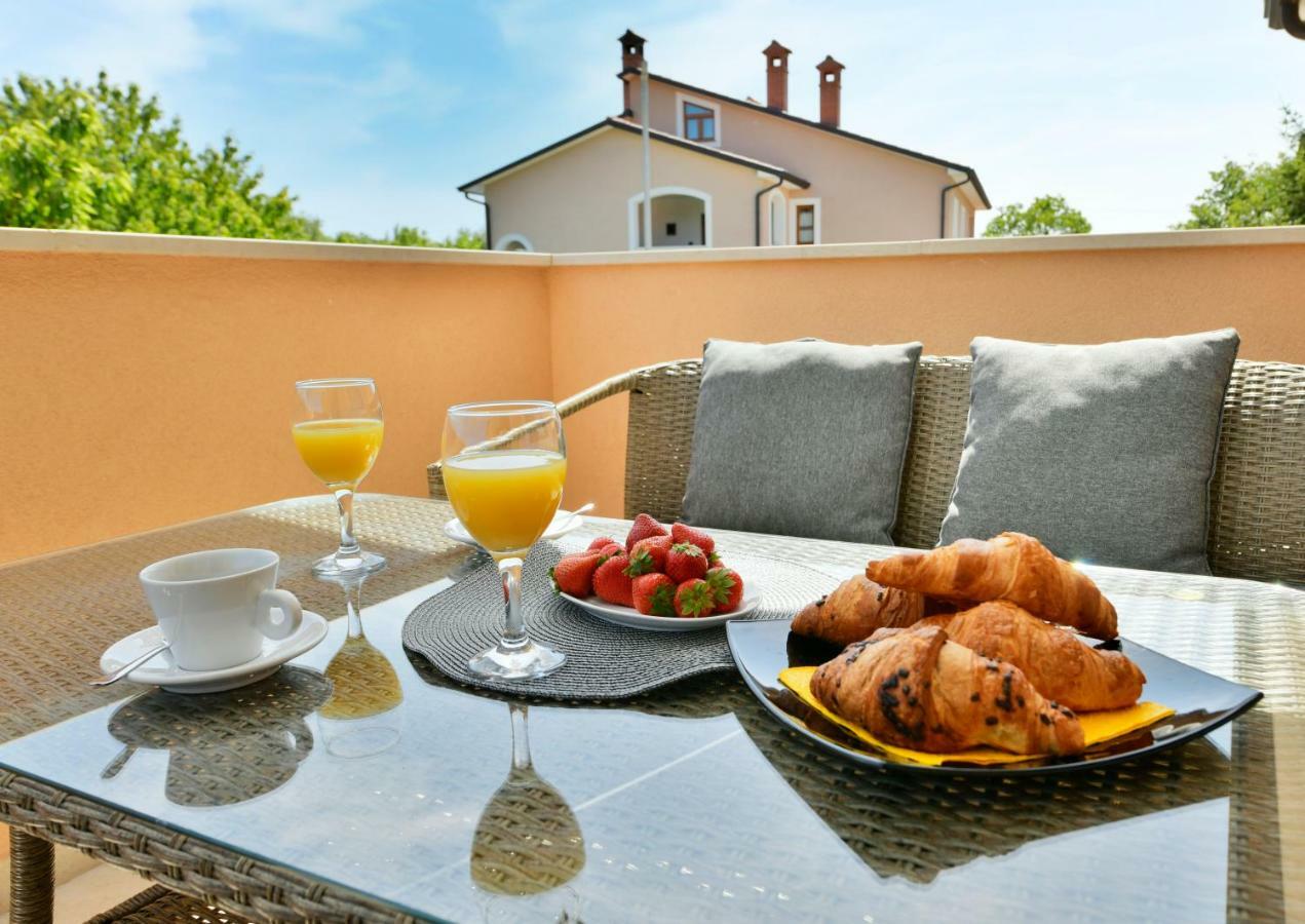 Villa Aromatica Vižinada Exterior foto