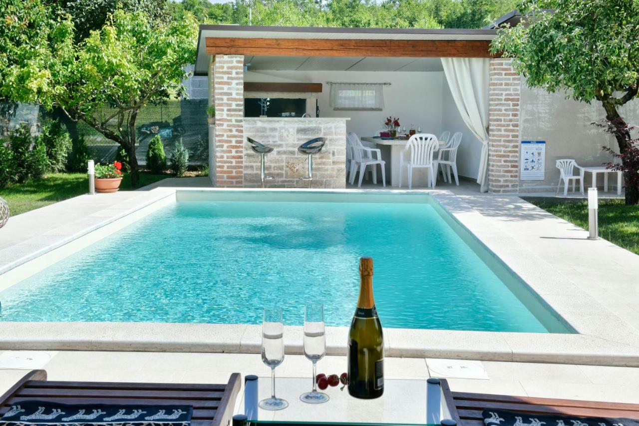 Villa Aromatica Vižinada Exterior foto