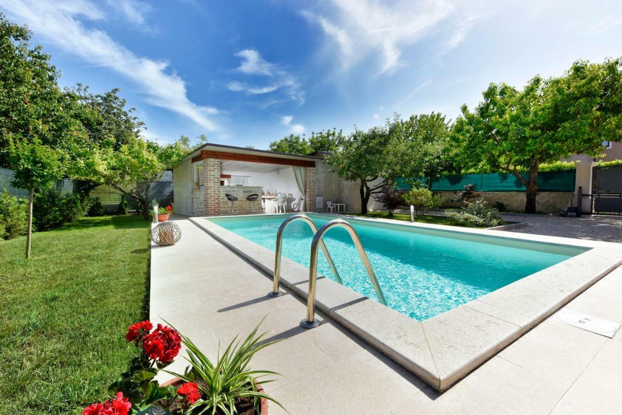 Villa Aromatica Vižinada Exterior foto